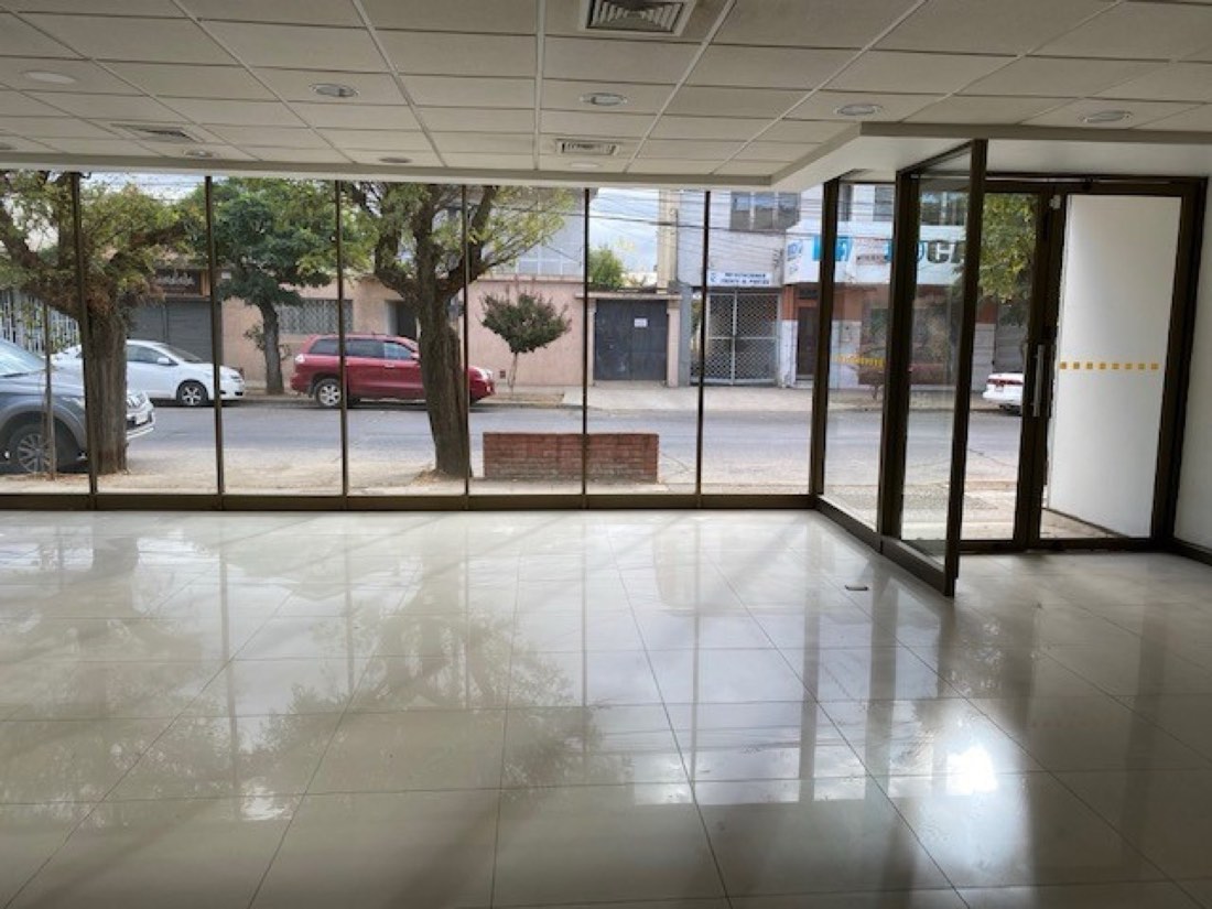 Local comercial Claudina Urrutia, Cauquenes